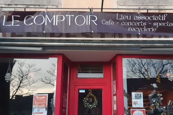 Au Café Associatif Le Comptoir, à Gaël (35)